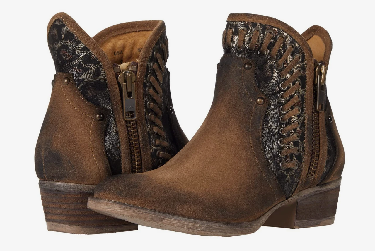 Lds Taupe Studs Bootie Round Toe - Q0199 Corral Boots Lds Taupe Studs Bootie Round Toe - Q0199 -Corral Boots Store Screen20Shot202022 01 2820at2012.45.3220PM 54237.1670436992