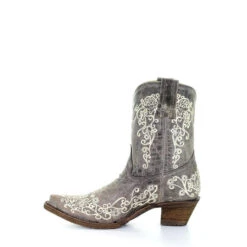 Corral Boots Corral Ladies Lisa Brown Crater Bone Embroidery Shortie Boots A3190 -Corral Boots Store a3190 5